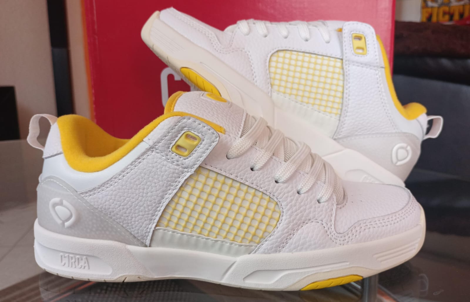 C1RCA TAVE TT WHITE/JUBILEE GOLD