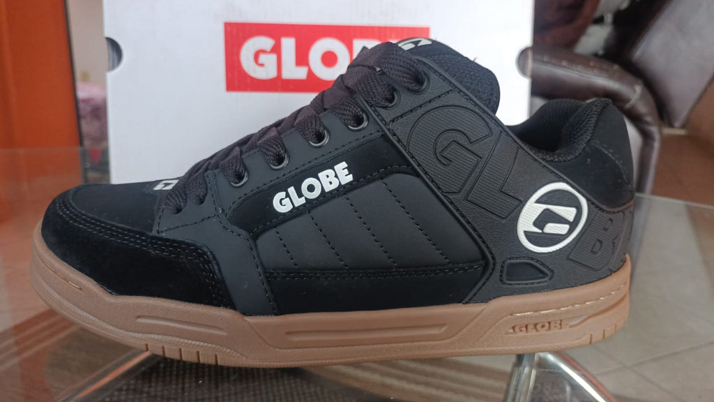 Globe - Tilt Onyx Gum