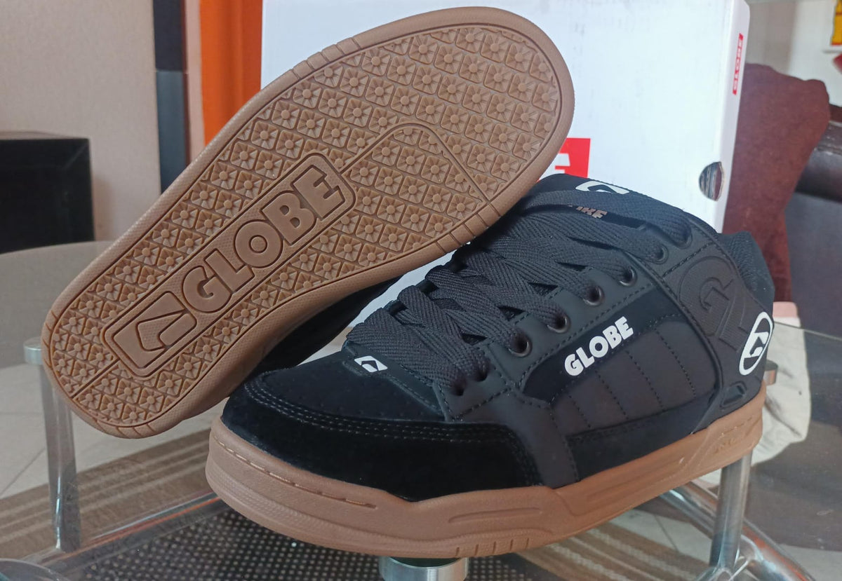 Globe - Tilt Onyx Gum